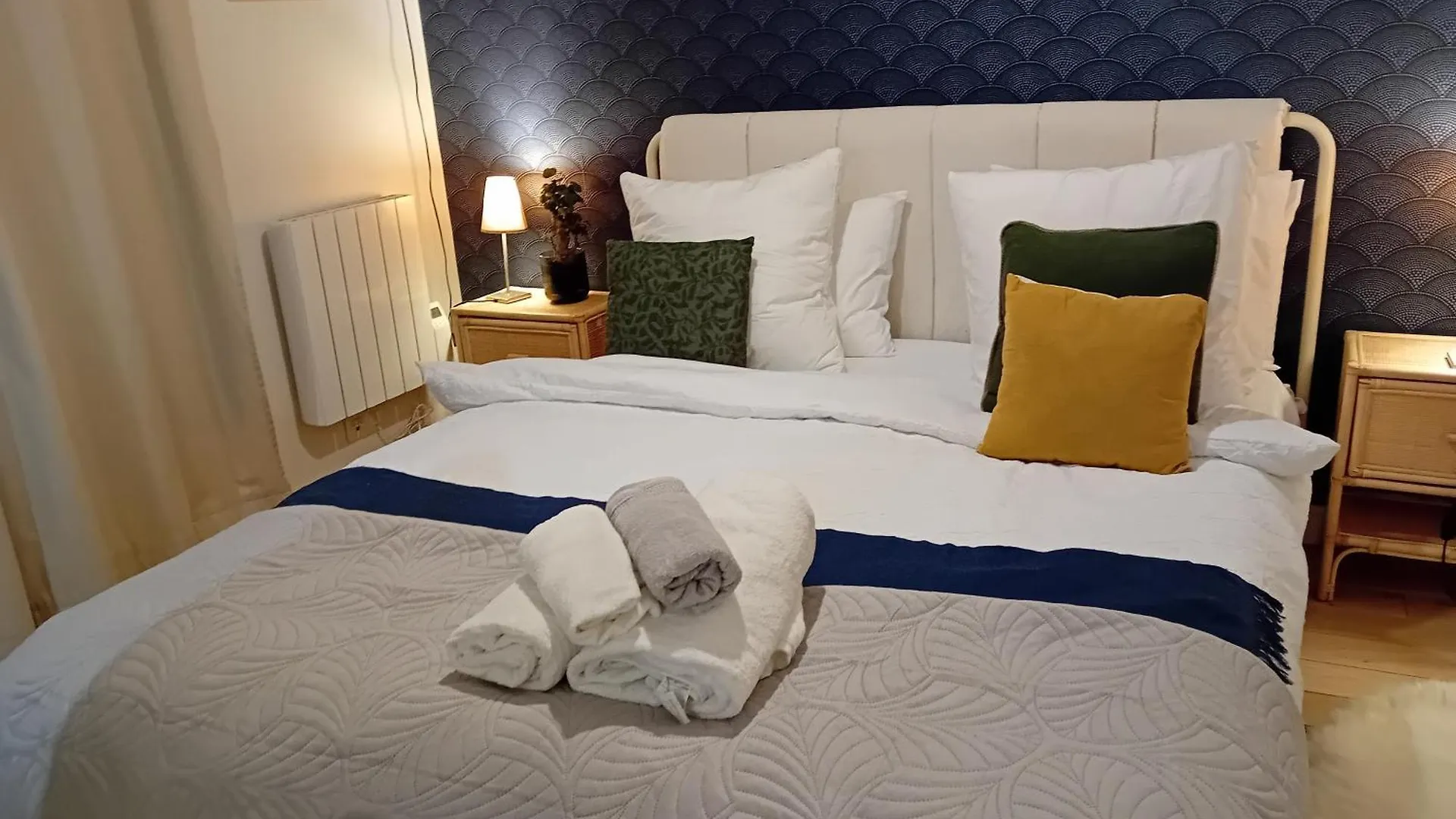 Center Paris, Amusing2bed Room,68sqm-5 Mins Eiffel Tour And Louvre Meusm ,gare Montparnasse ,front Metro *