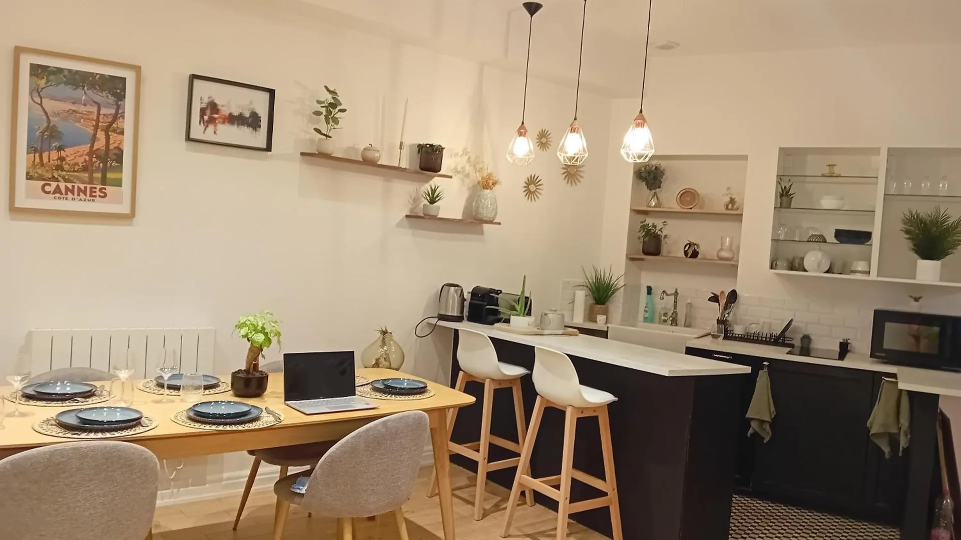 Apartment Center Paris, Amusing2bed Room,68sqm-5 Mins Eiffel Tour And Louvre Meusm ,gare Montparnasse ,front Metro *