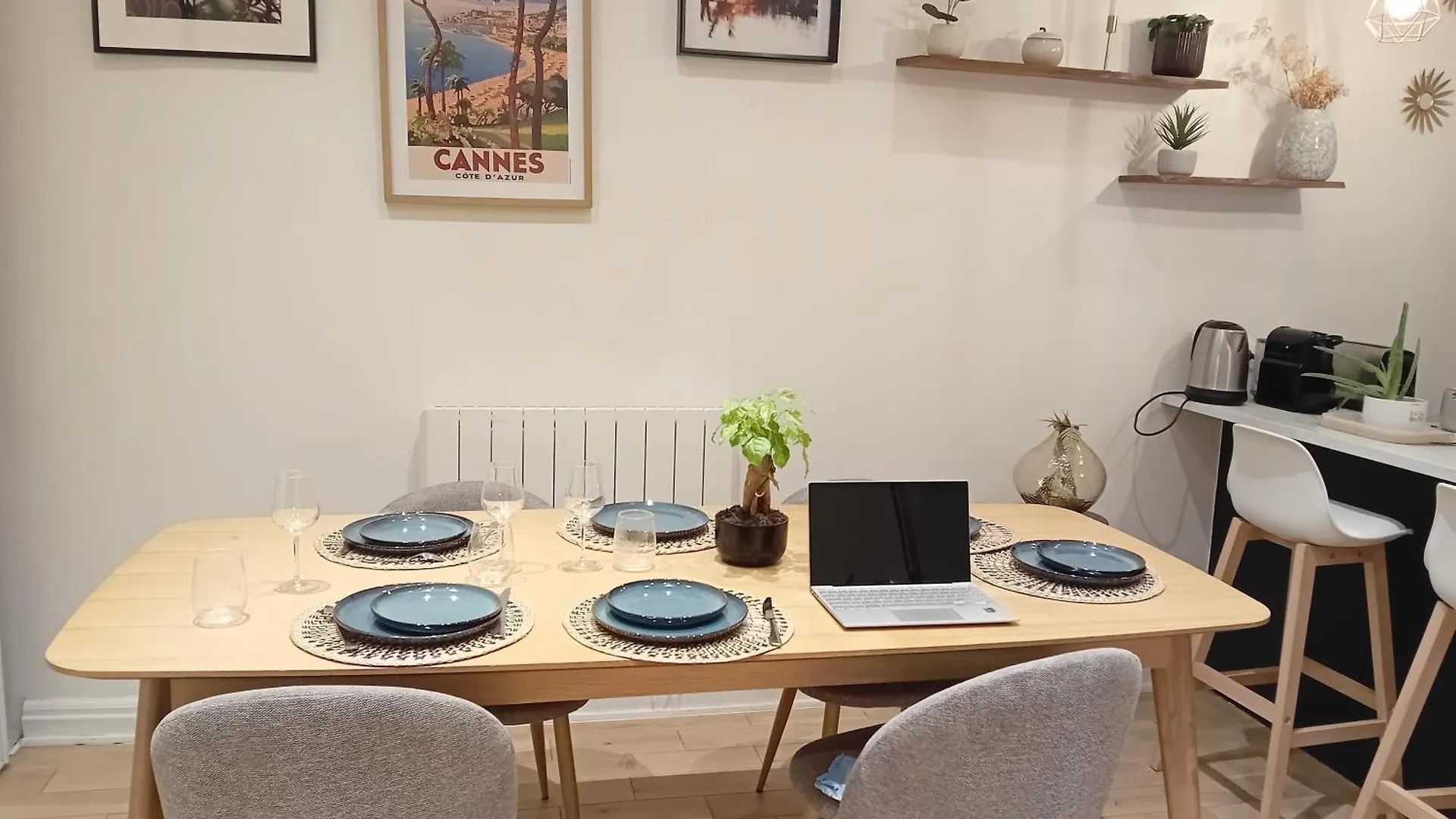 Lägenhet Center Paris, Amusing2bed Room,68sqm-5 Mins Eiffel Tour And Louvre Meusm ,gare Montparnasse ,front Metro